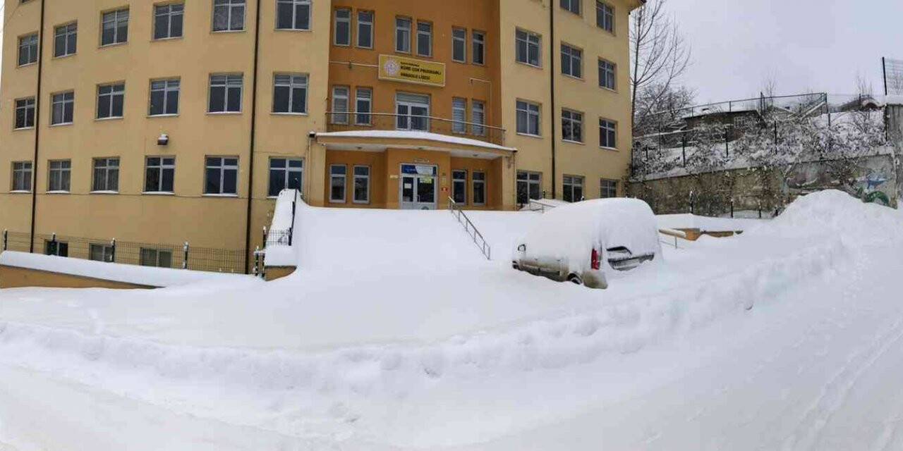 Kastamonu’nun 14 ilçesinde eğitime kar engeli