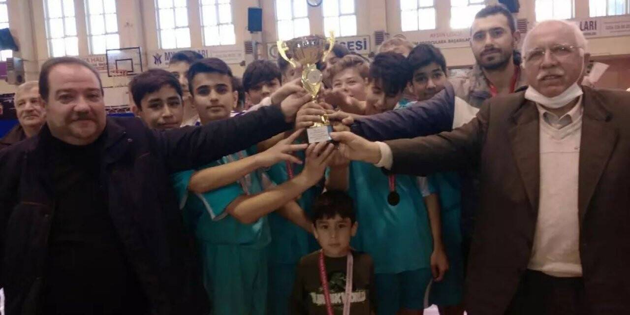Aydın’da Yıldız Erkekler Hentbol Turnuvası sona erdi