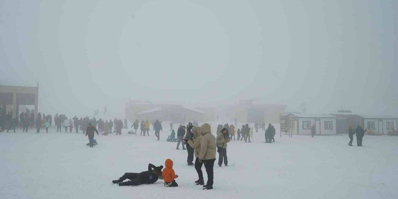 Yedikuyular Kayak Merkezi’ne bir ayda 100 bin ziyaretçi