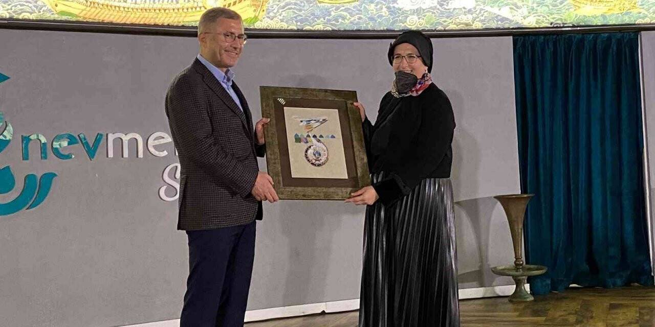 Sanatseverler Üsküdar’da Henk Ahenk Merdiven Minyatür Sergisinde bir araya geldi