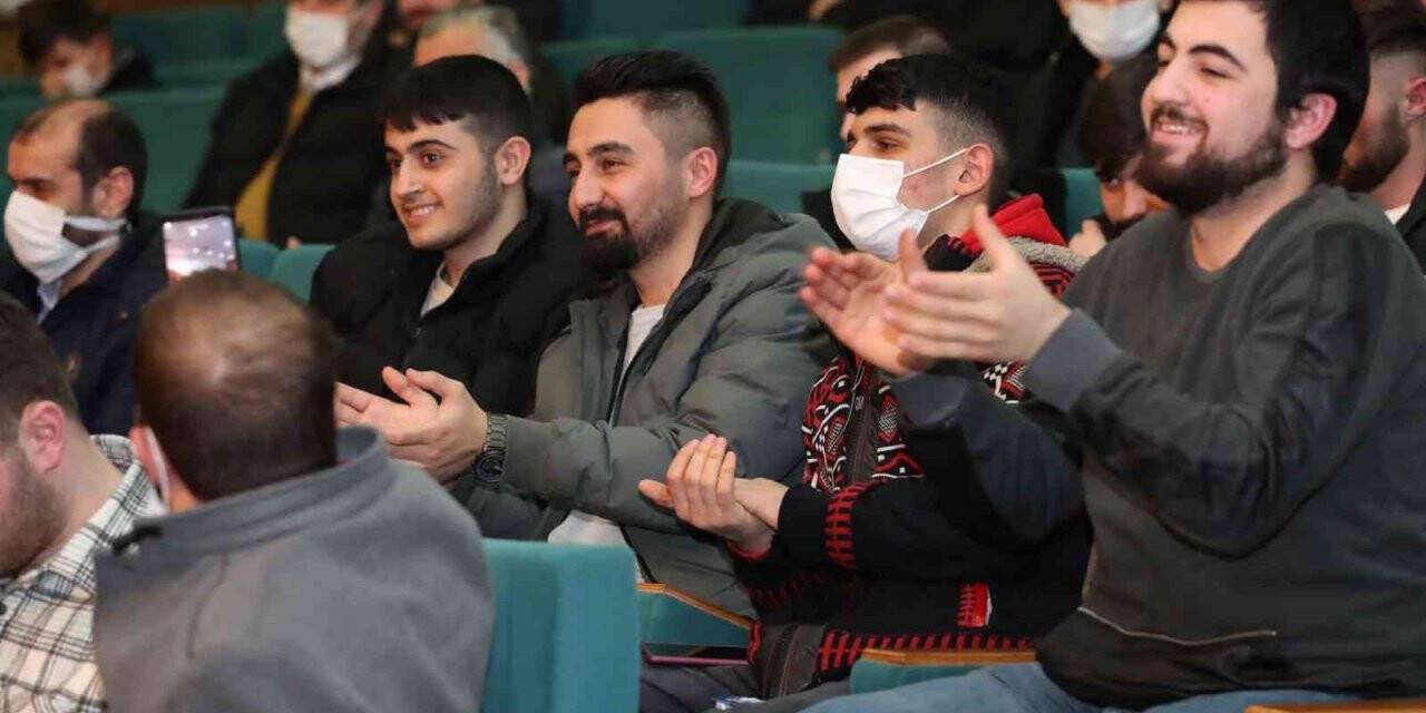 "İletişim Sohbetleri" programında usta isimler gençlerle bir araya geldi