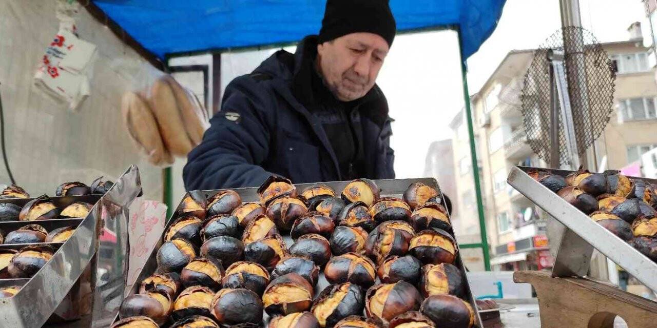 Seyyar satıcı yabancı dil öğrendi, işleri açıldı