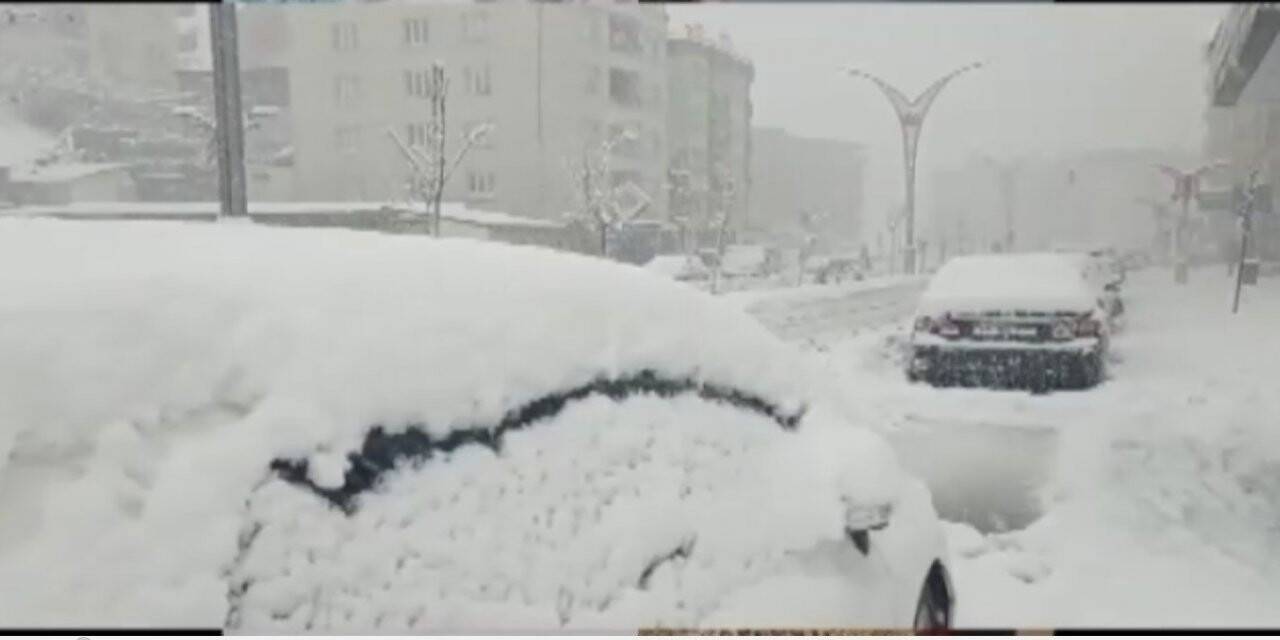 Hakkari’de 109 yerleşim yolu ulaşıma kapandı