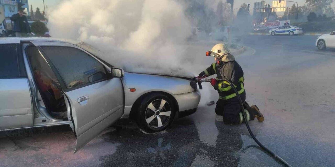 Emniyet kemeri takılı kaldı kendini son anda kurtardı