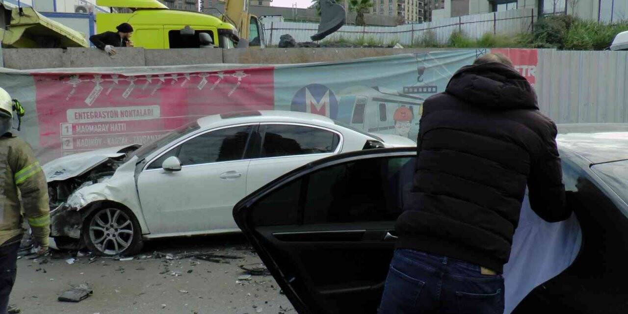 Ümraniye’de yol çalışması kazaya sebebiyet verdi, 4 kişi yaralandı