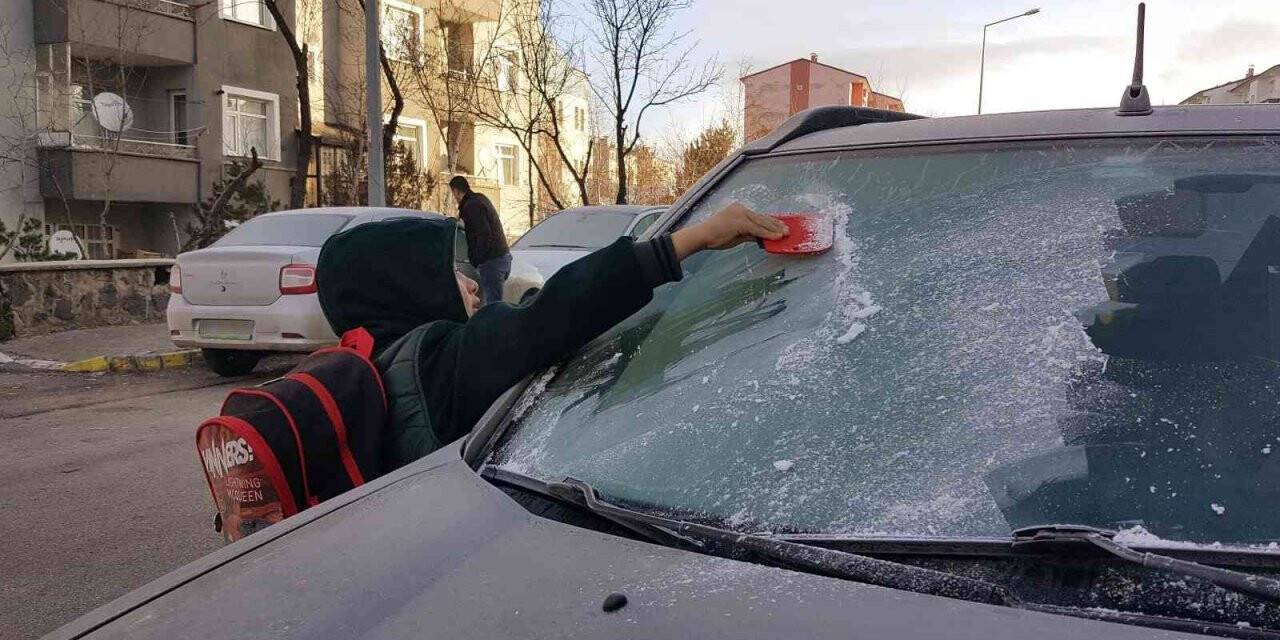 Erzincan’da soğuk hava etkisini gösterdi