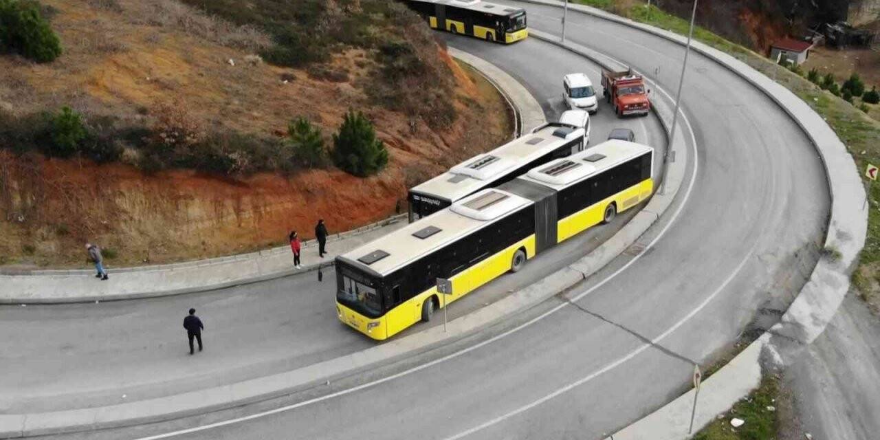 Arnavutköy’de otoyol bağlantısında İETT otobüsleri arızalandı, trafik tamamen durdu