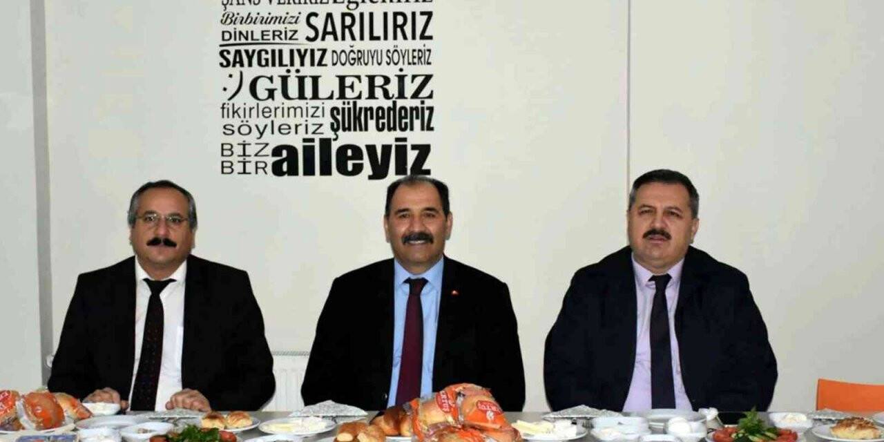 Erzincan’da “İmam Hatip Okullarının Çevre Buluşmaları” kapsamında program düzenlendi
