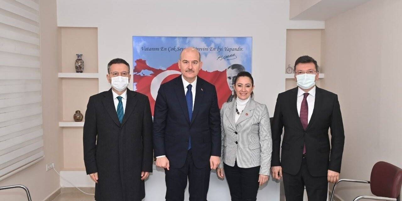 Bakan Soylu, Efeler’in Mimar Sinan Mahallesi’nde vatandaşlarla bir araya geldi