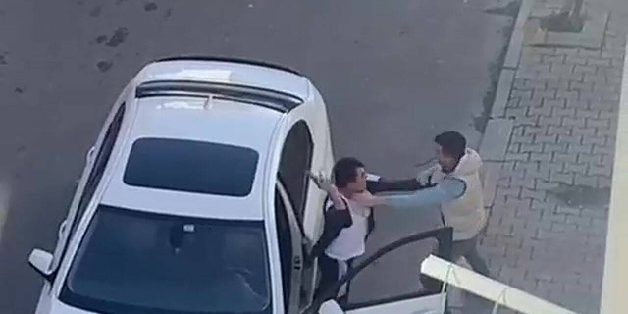 Pendik’te sokak ortasında silahlı yol verme kavgası