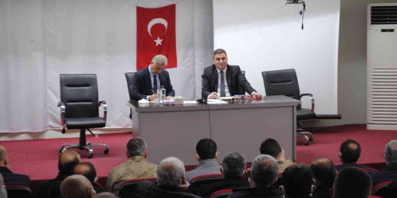 Kaymakam Sinanoğlu, muhtarlarla bir araya geldi