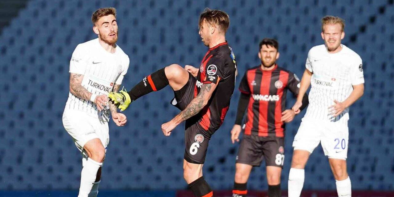 Spor Toto Süper Lig: Fatih Karagümrük: 1 - Çaykur Rizespor: 0 (İlk yarı)