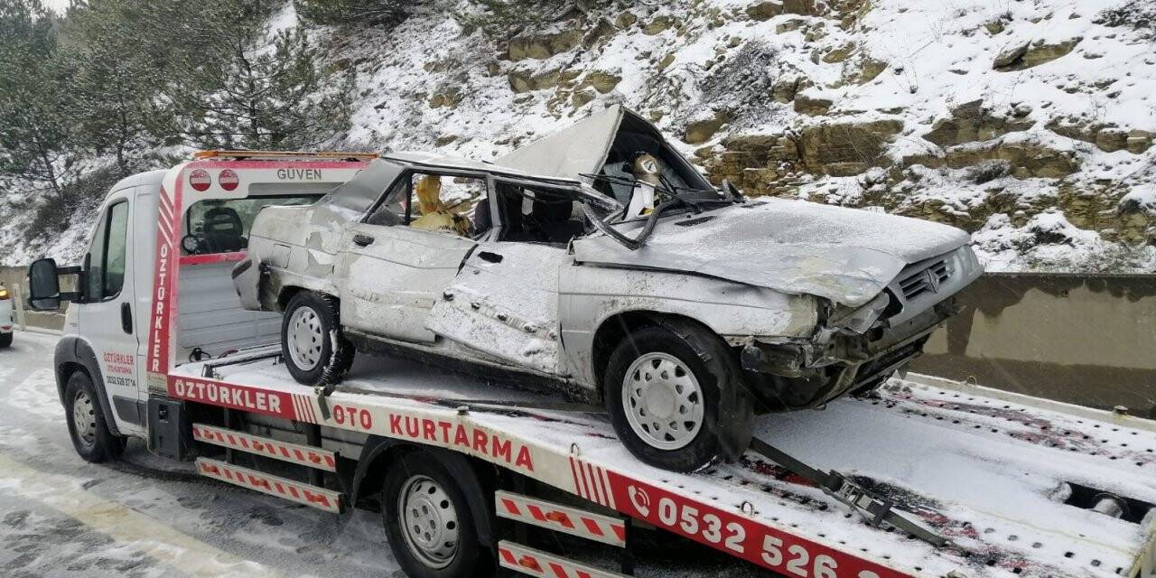TEM’de 12 otomobilin karıştığı zincirleme kazada 2 kişi yaralandı
