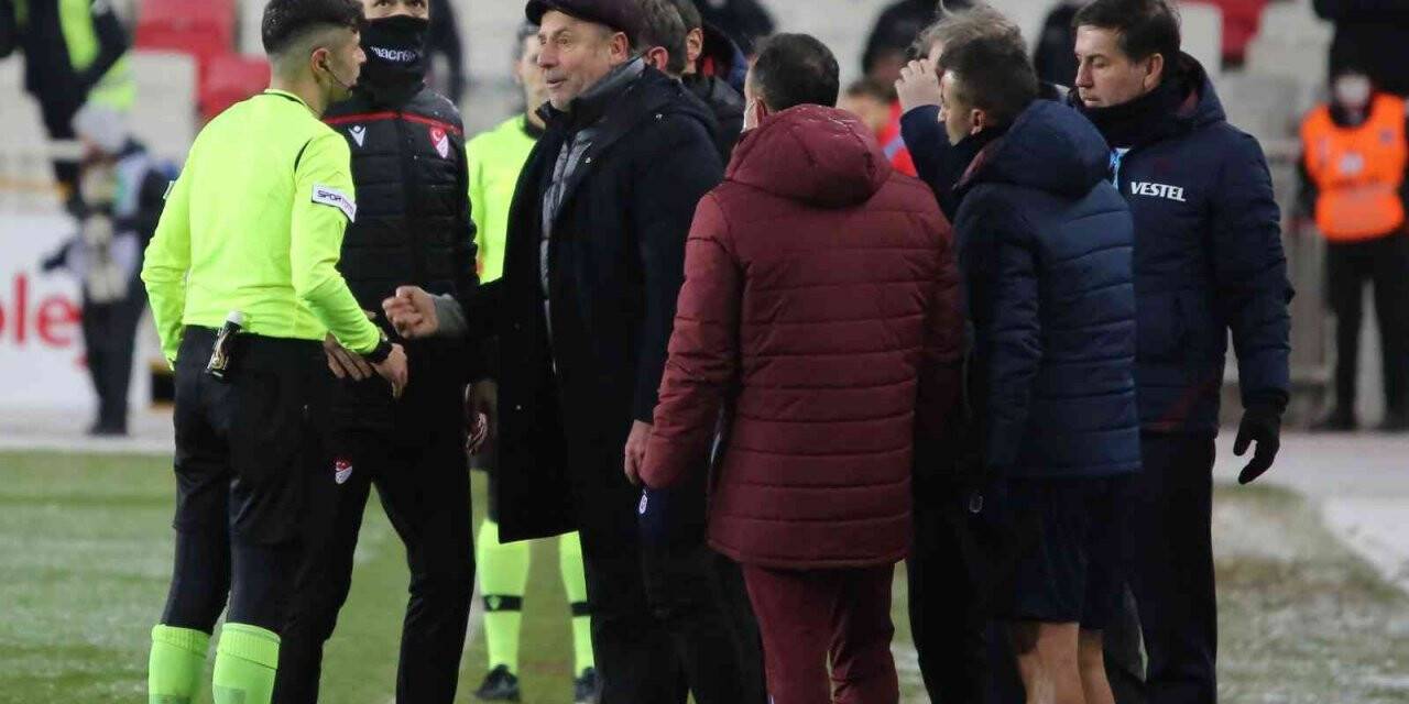 Abdullah Avcı kırmızı kart gördü