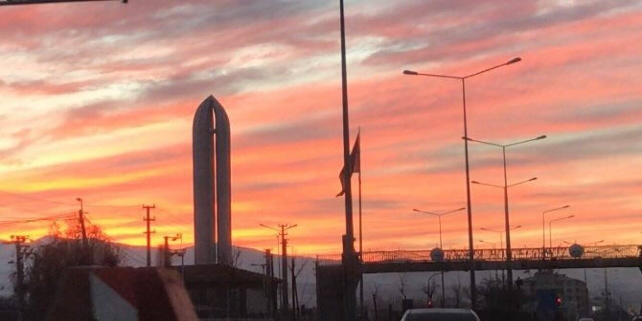 Iğdır’da güneşin batışı ile gelen görsel şölen