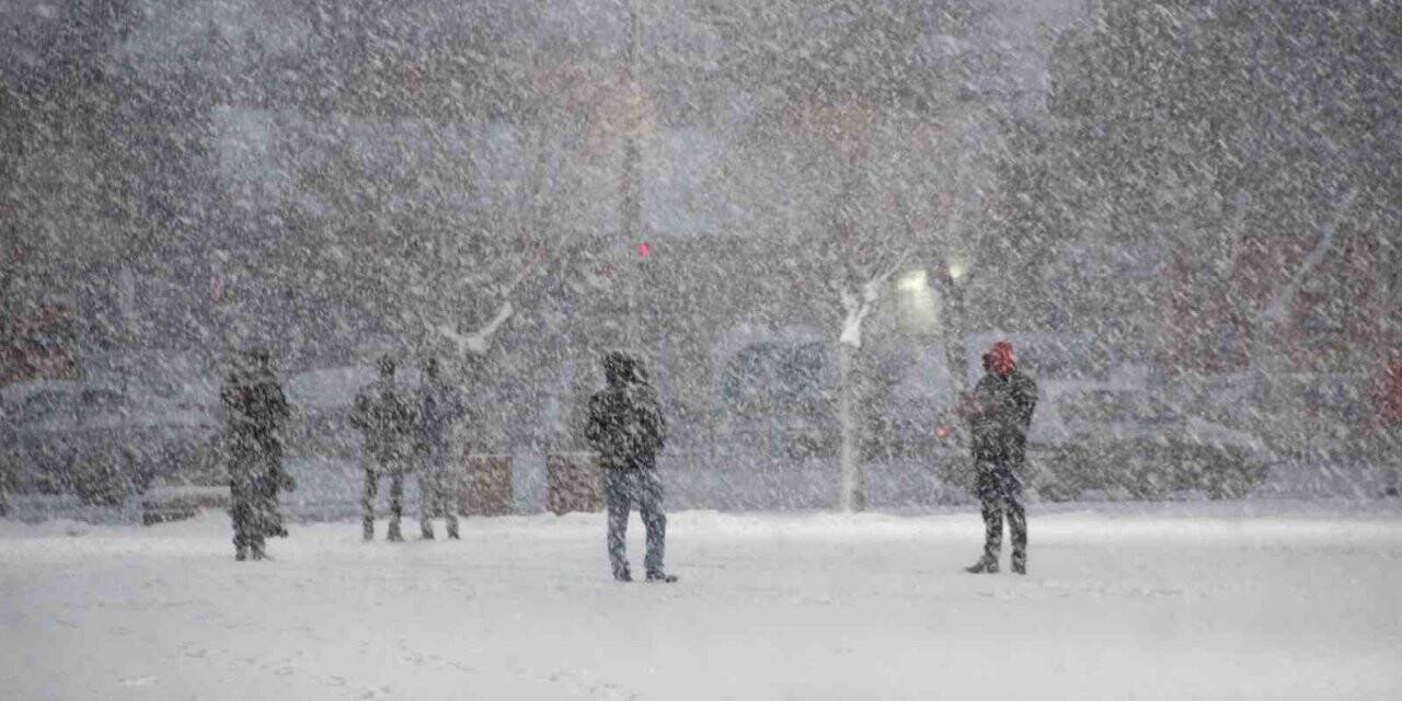 Karaman’da eğitime kar tatili