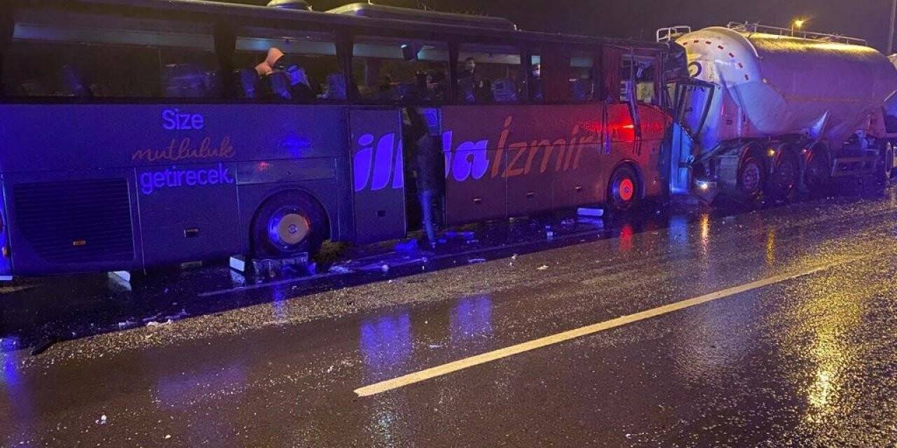 TEM Otoyolu’nda zincirleme kaza: 13 yaralı
