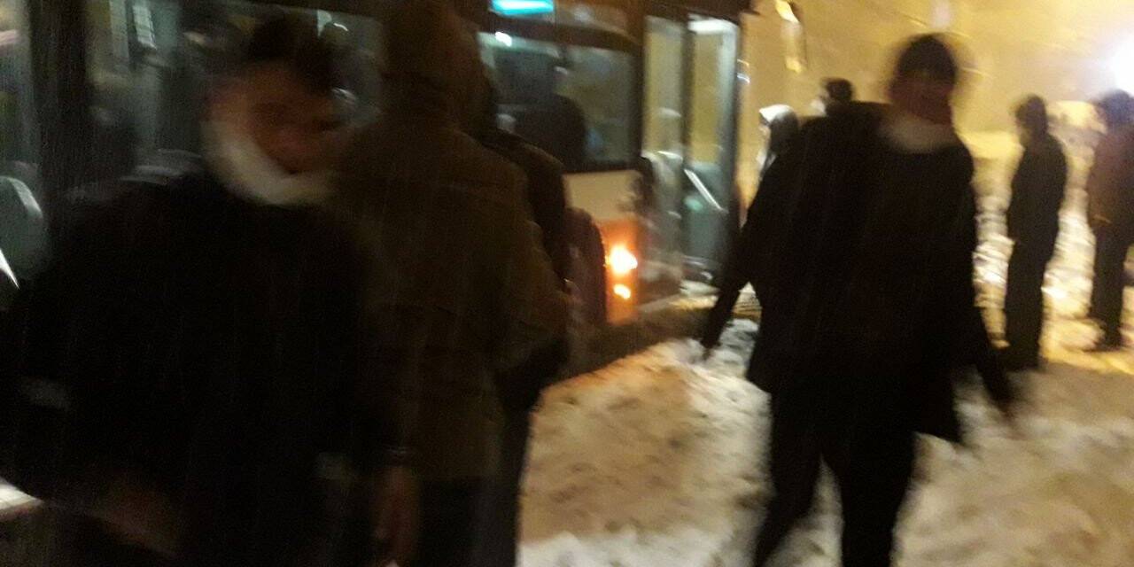 Gaziantep’i kar vurdu: Vatandaşlar yolda kalan araçlarda mahsur kaldı