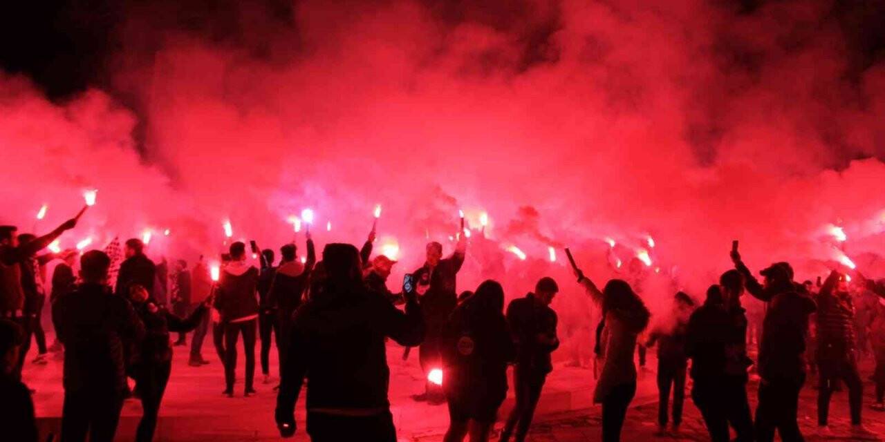 Altay taraftarı, kulüplerinin 108. yaşını coşkuyla kutladı
