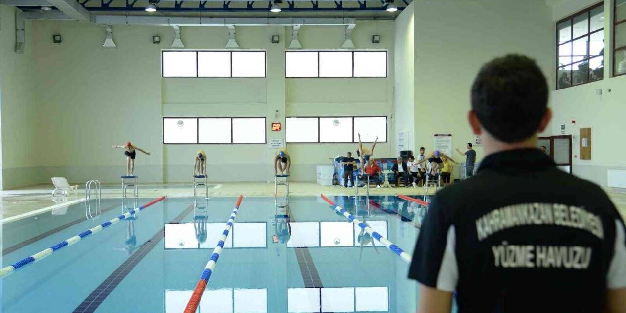 Öğretmen Başkan’dan öğrencilere karne sürprizi