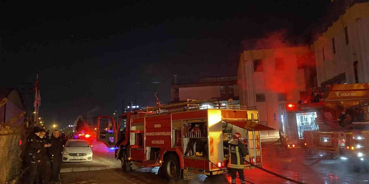 Bursa’da korkutan yangın 5 saat sonra kontrol altına alındı