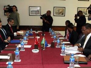 Davutoğlu: Albinolar için her şeyi yapacağız