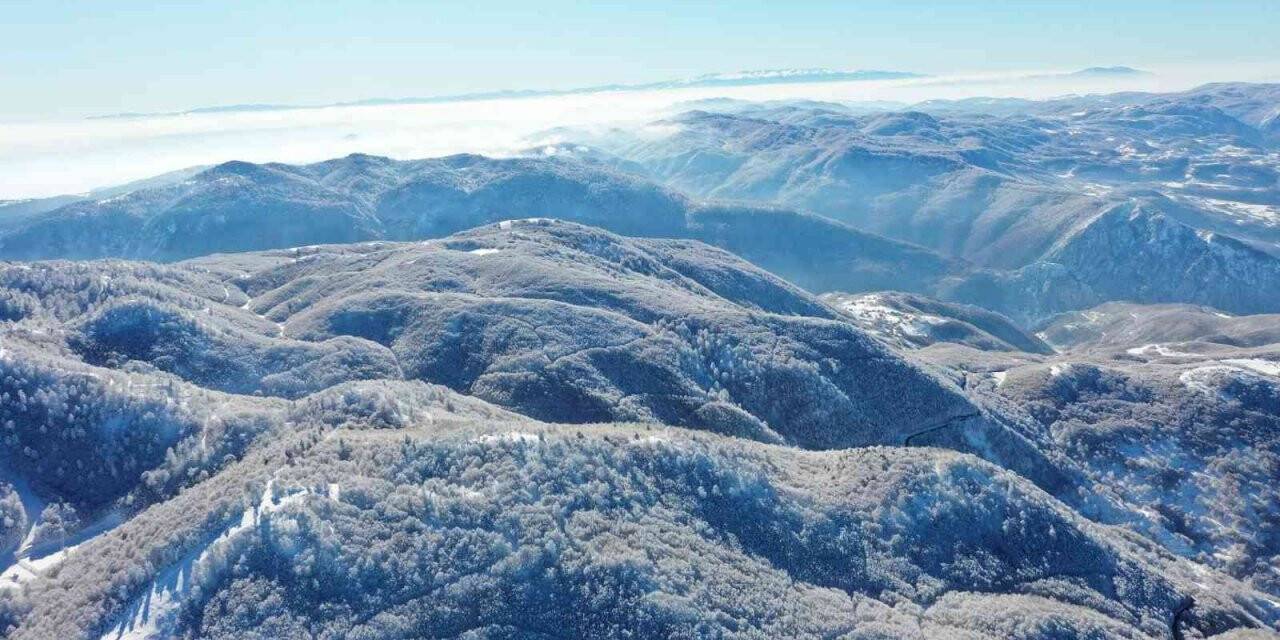 İki kayak merkezinin zirvesi tek karede buluştu