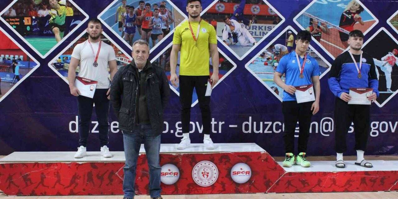 Güreş Grup Müsabakaları Sona Erdi