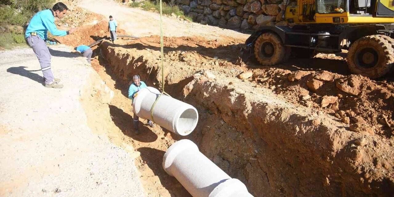 Alanya’da yağmur suyu çalışması