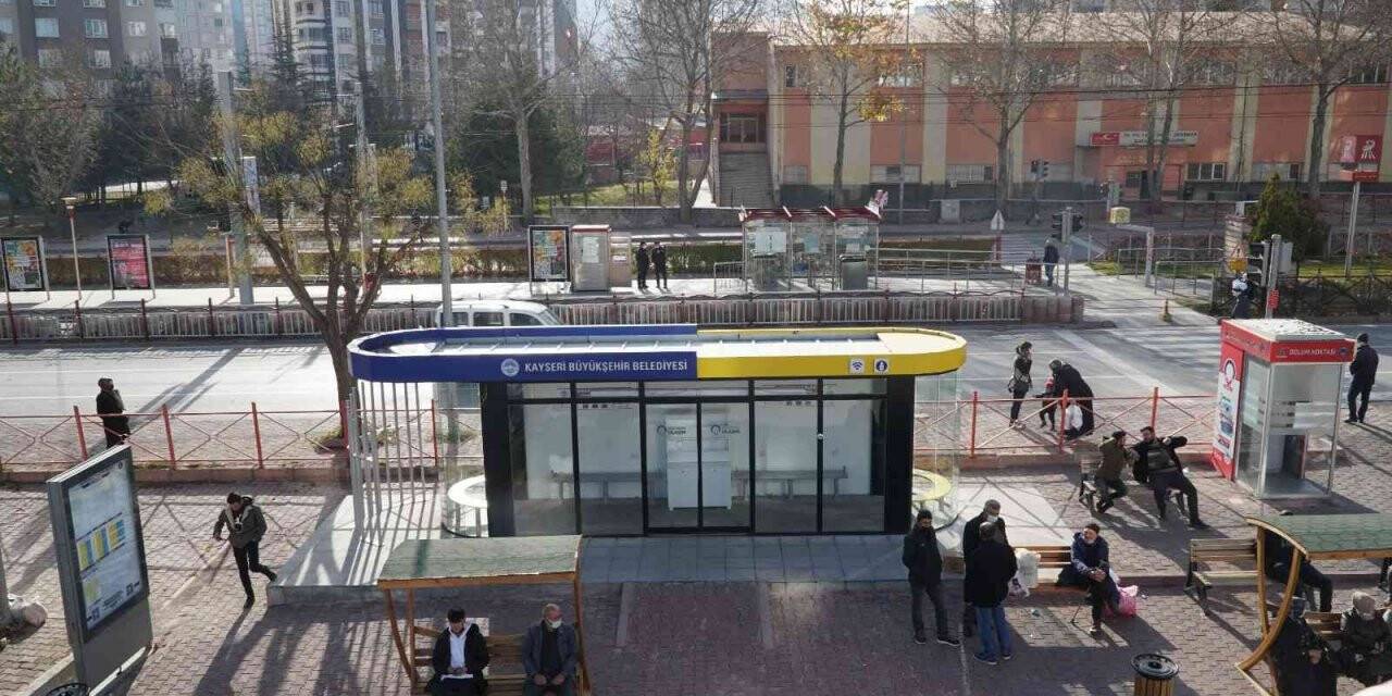 Büyükşehirden son teknolojik özel duraklar