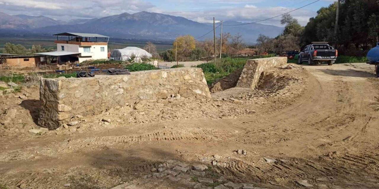 Dualar Mahallesi’nde taşkınlara set engeli