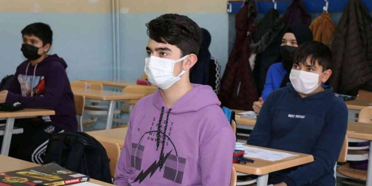 Vali Ayhan: “Potansiyelinize inanıyoruz”