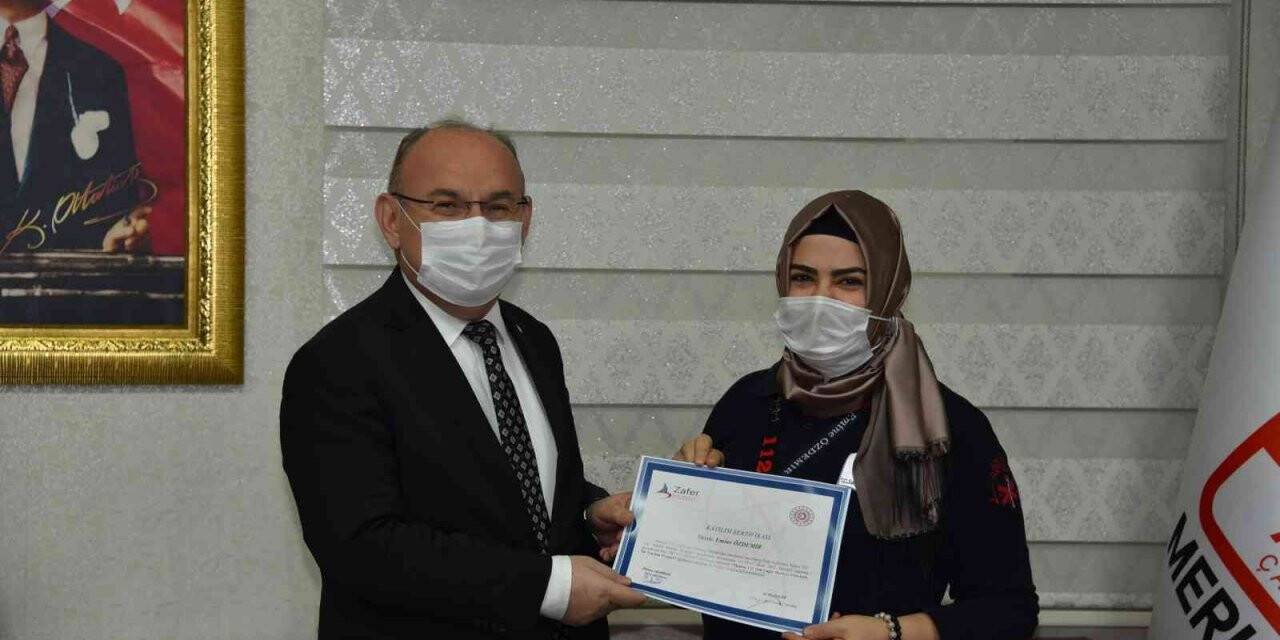 Manisa 112 Acil Çağrı Merkezi ’Psikolojik İlk Yardım Projesi’ sertifikaları verildi