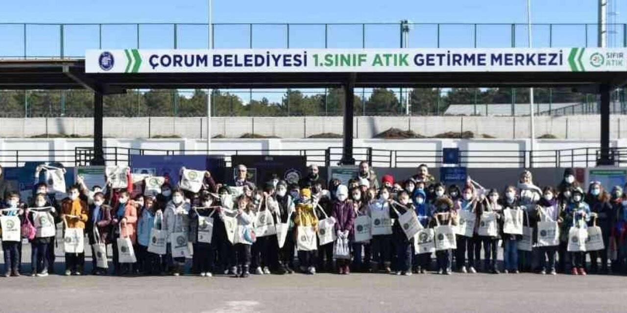 Minik öğrenciler atık getirme merkezi ziyaret etti