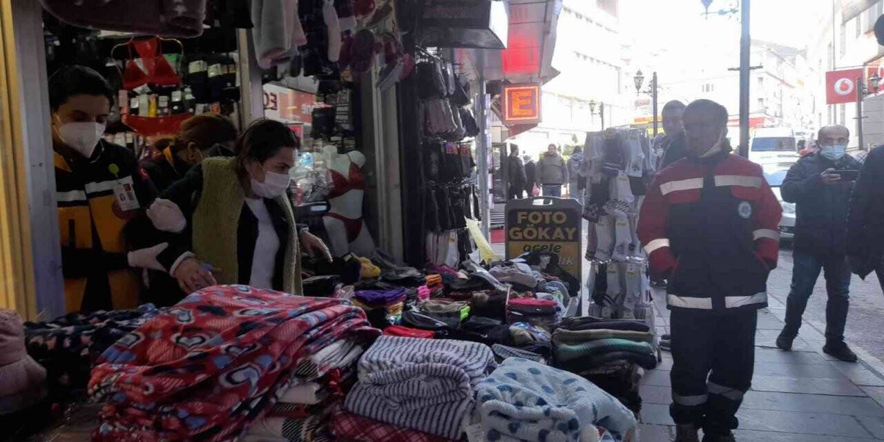 Otomobil yayanın ayağını ezdi