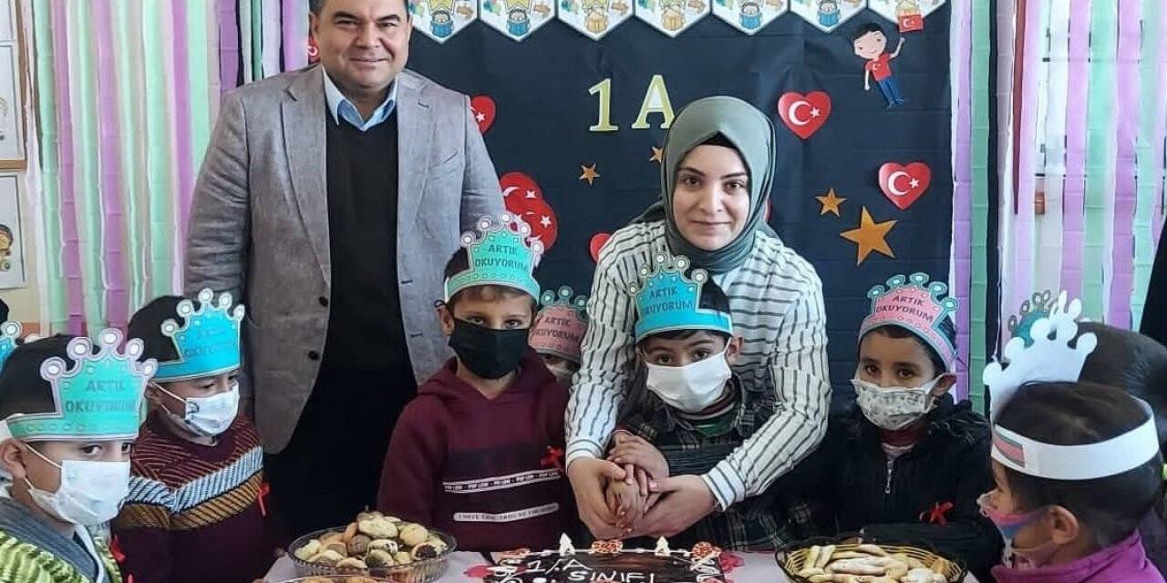 Minik öğrencilerin Okuma Bayramı sevinci