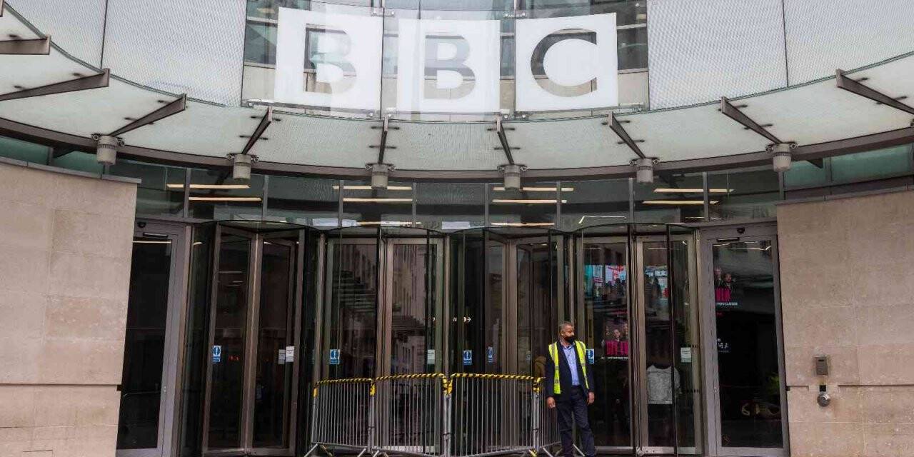 İngiltere’de BBC lisans ücret uygulaması 2 yıllığına sabitlendi