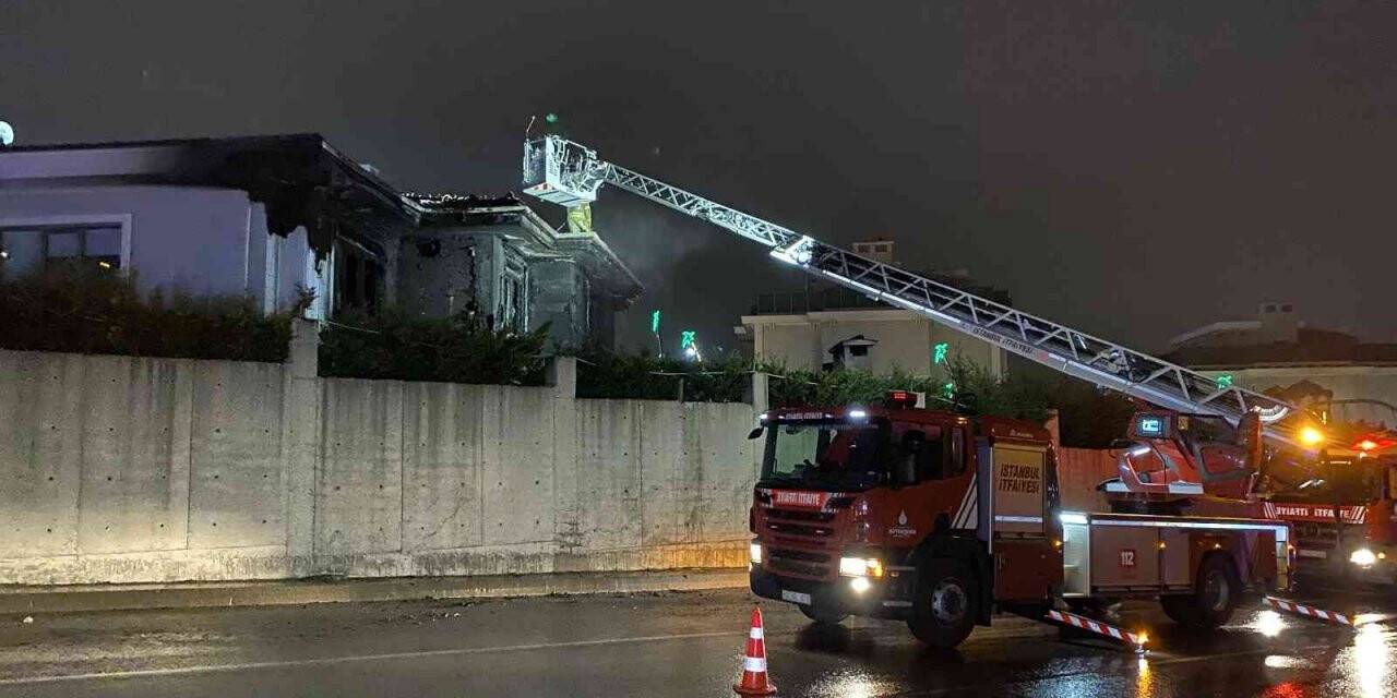 Tuzla’da özel bir vakfa ait misafirhane alev alev yandı