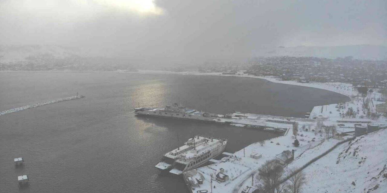 Tatvan’dan muhteşem kartpostallık kar manzaraları