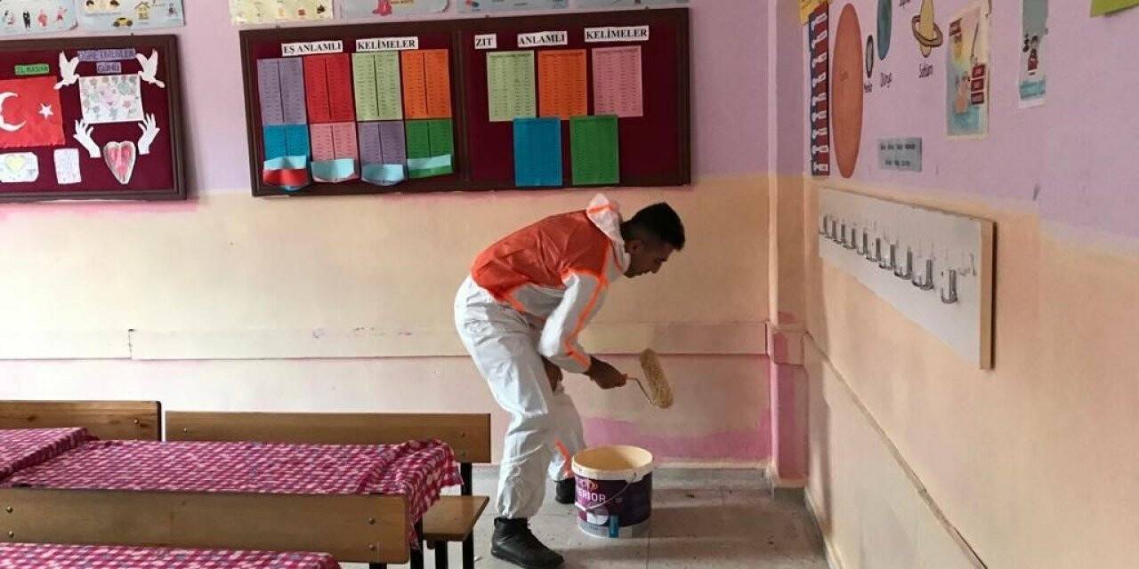 Ücretli öğretmen okuluna enerji katıyor