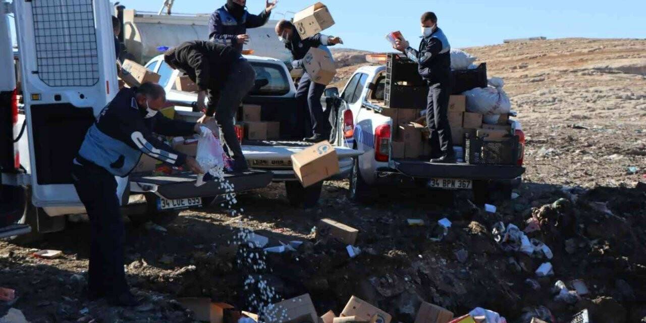 Şanlıurfa’da satışa hazır 6 ton küflenmiş hurmaya el konuldu