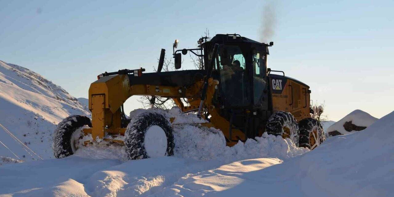 Şırnak’ta kapalı yollar eksi 20 derecede açılıyor