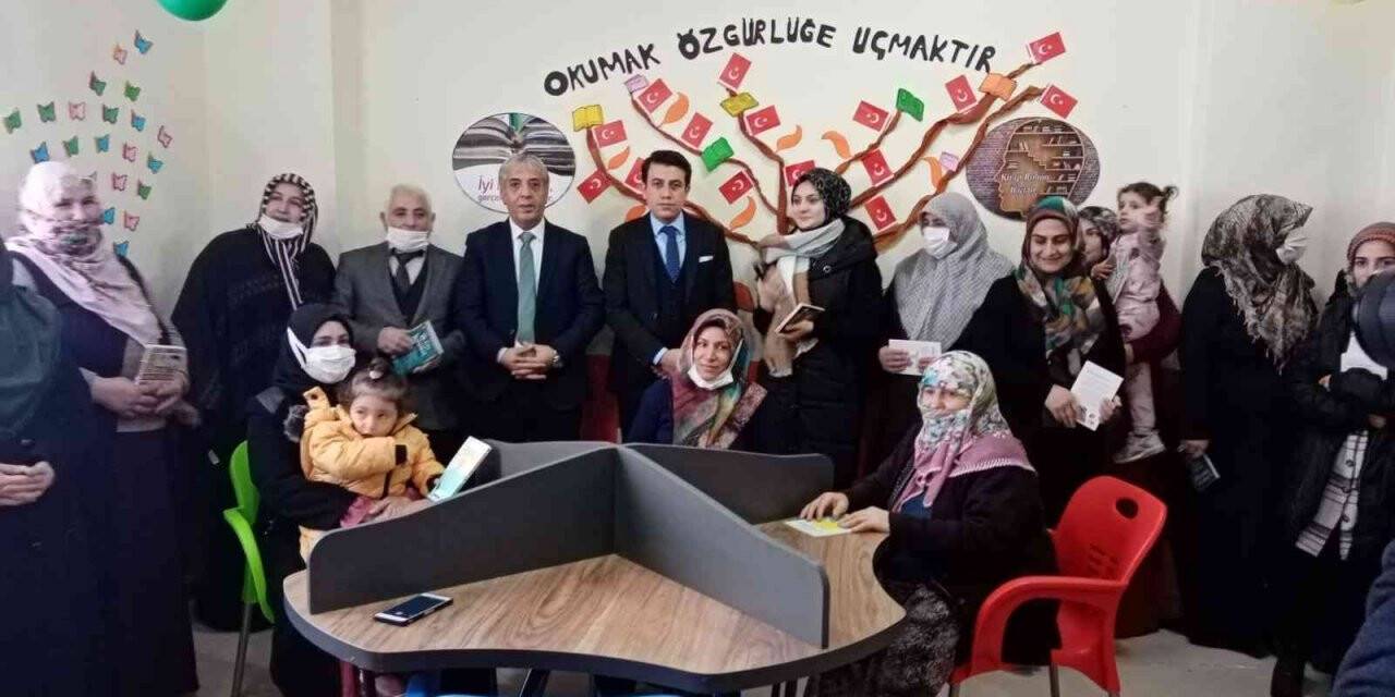 Ahlat’ta kütüphane açılışı