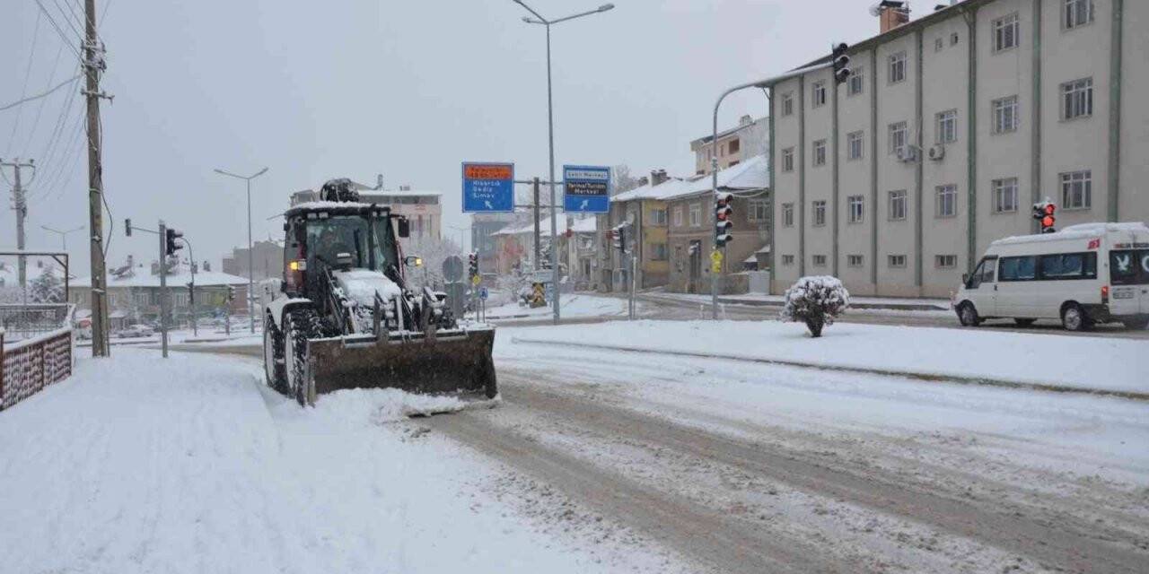 Emet’te karla mücadele çalışmaları