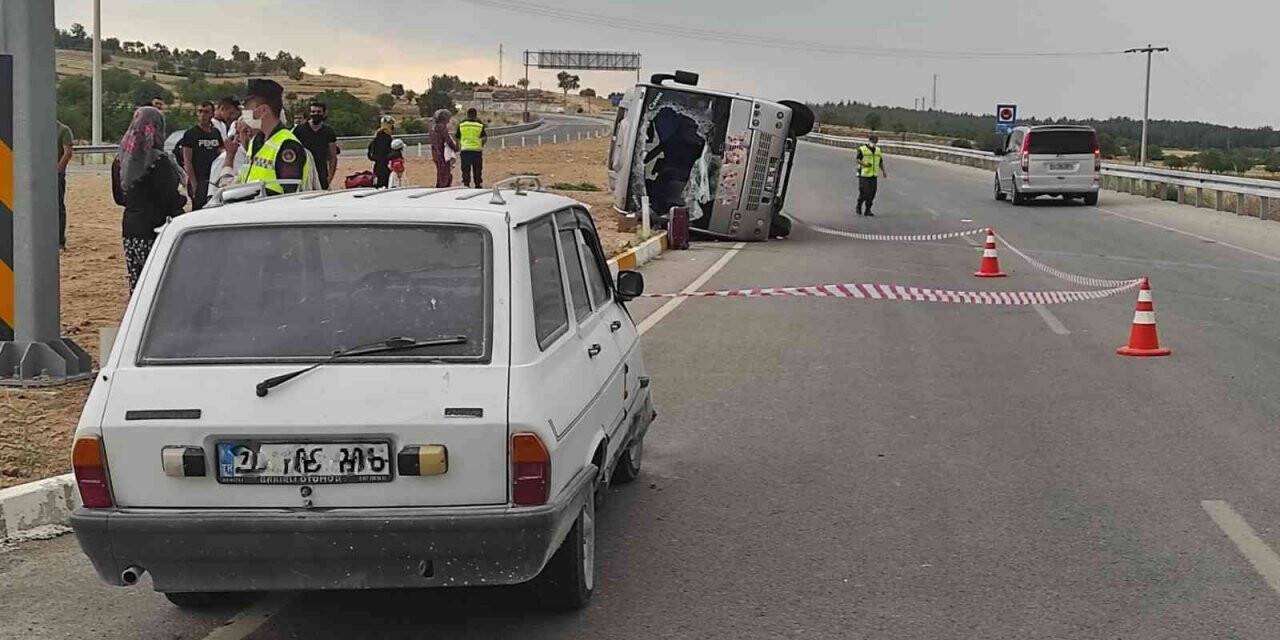Çal’da zincirlemeli trafik kazası; 1ölü, 2 yaralı