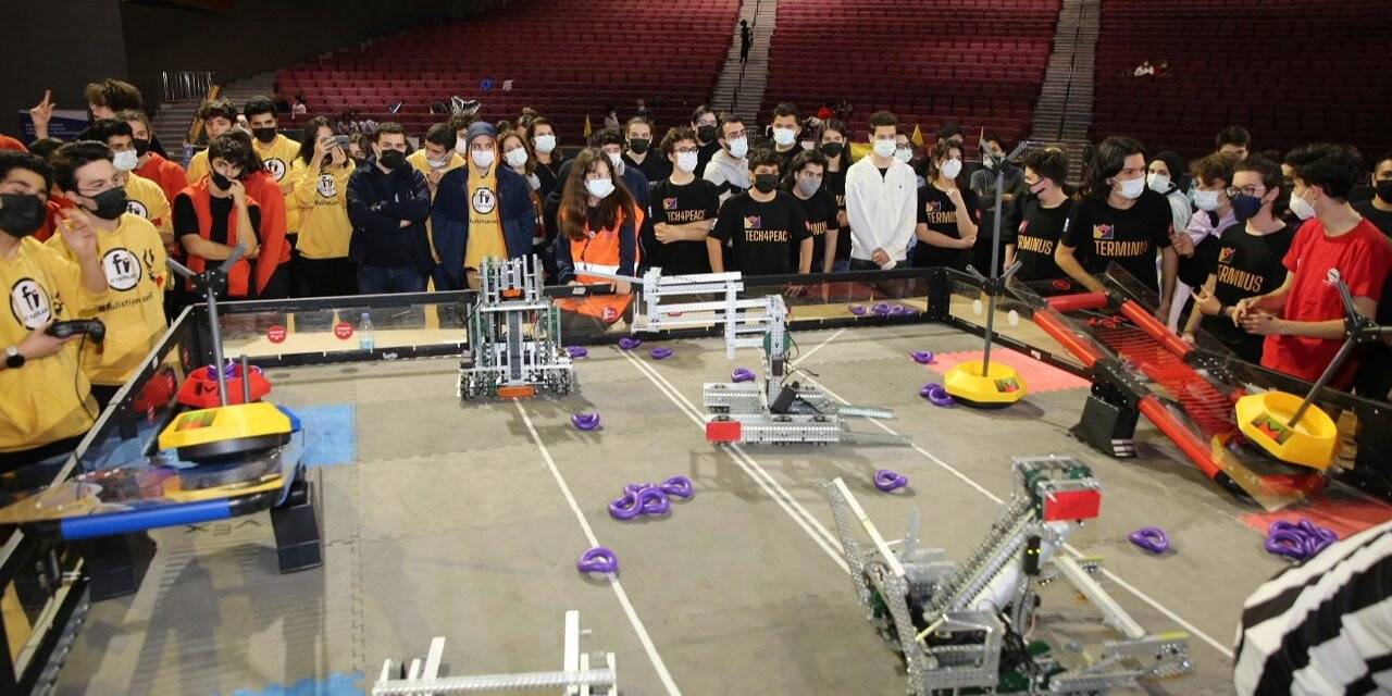 Uluslararası Vex Robotics İstanbul Turnuvası, Küçükçekmece’de gerçekleşti