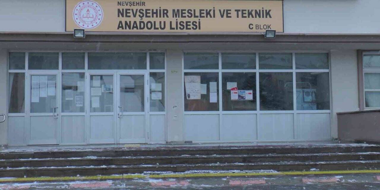 Öğrenciler üretirken öğreniyor, öğrenirken de kazanıyorlar