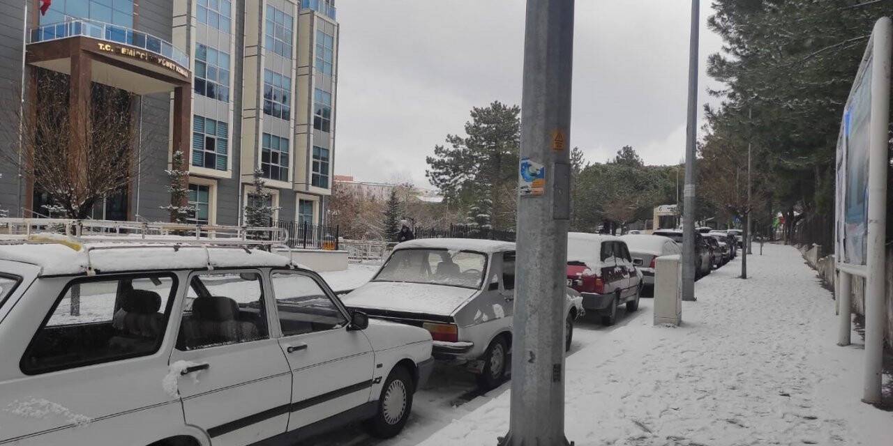 Manisa’nın Demirci ilçesinde eğitime bir günlük kar arası