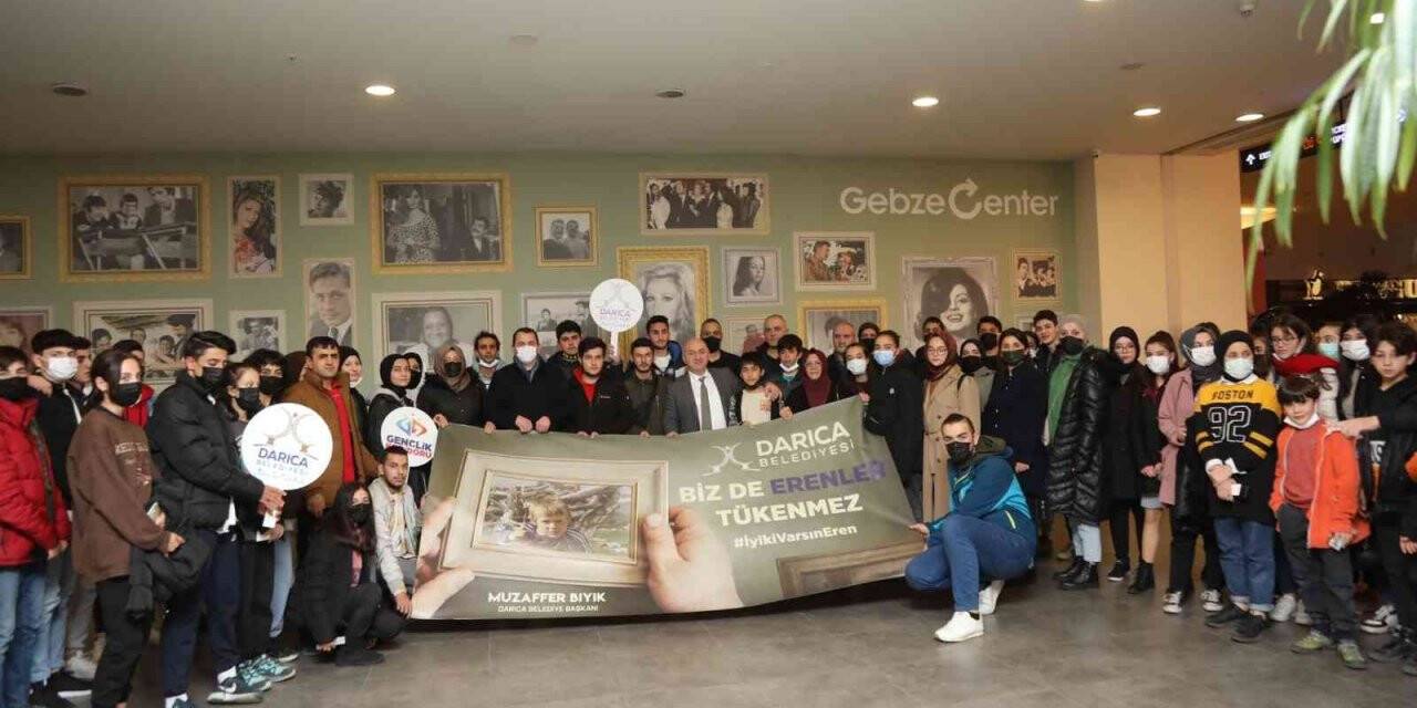 Başkan Bıyık 105 genç ile “İyi ki Varsın Eren” filmini izledi