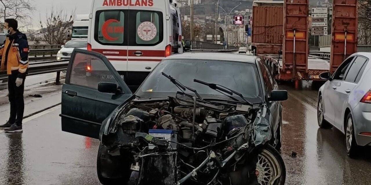 Kocaeli’de hatalı sollama kazaya sebep oldu: 1 yaralı